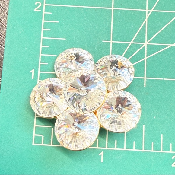 Vintage Gold Tone Rivoli Crystal Rhinestone Cluster Clip-on  Vintage HUGE Crystal Rivoli Rhinestone Cluster Clip On Earrings Gold Tone